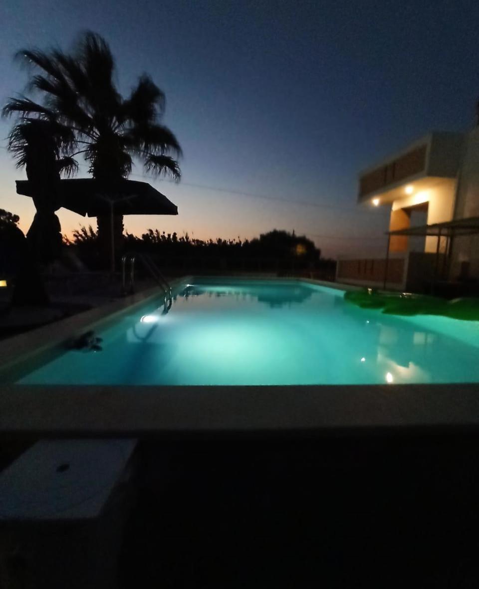 Nitelli'S Houses Skala Neon Kydonion Bagian luar foto