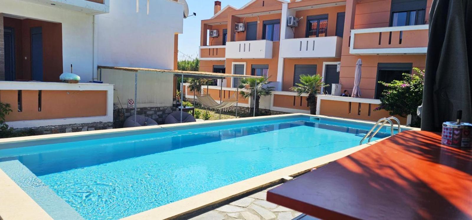 Nitelli'S Houses Skala Neon Kydonion Bagian luar foto
