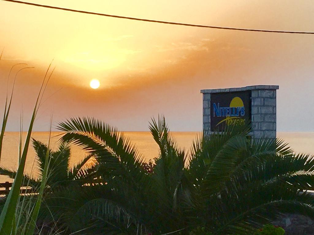 Nitelli'S Houses Skala Neon Kydonion Bagian luar foto