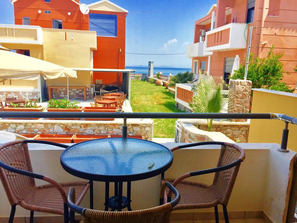 Nitelli'S Houses Skala Neon Kydonion Bagian luar foto